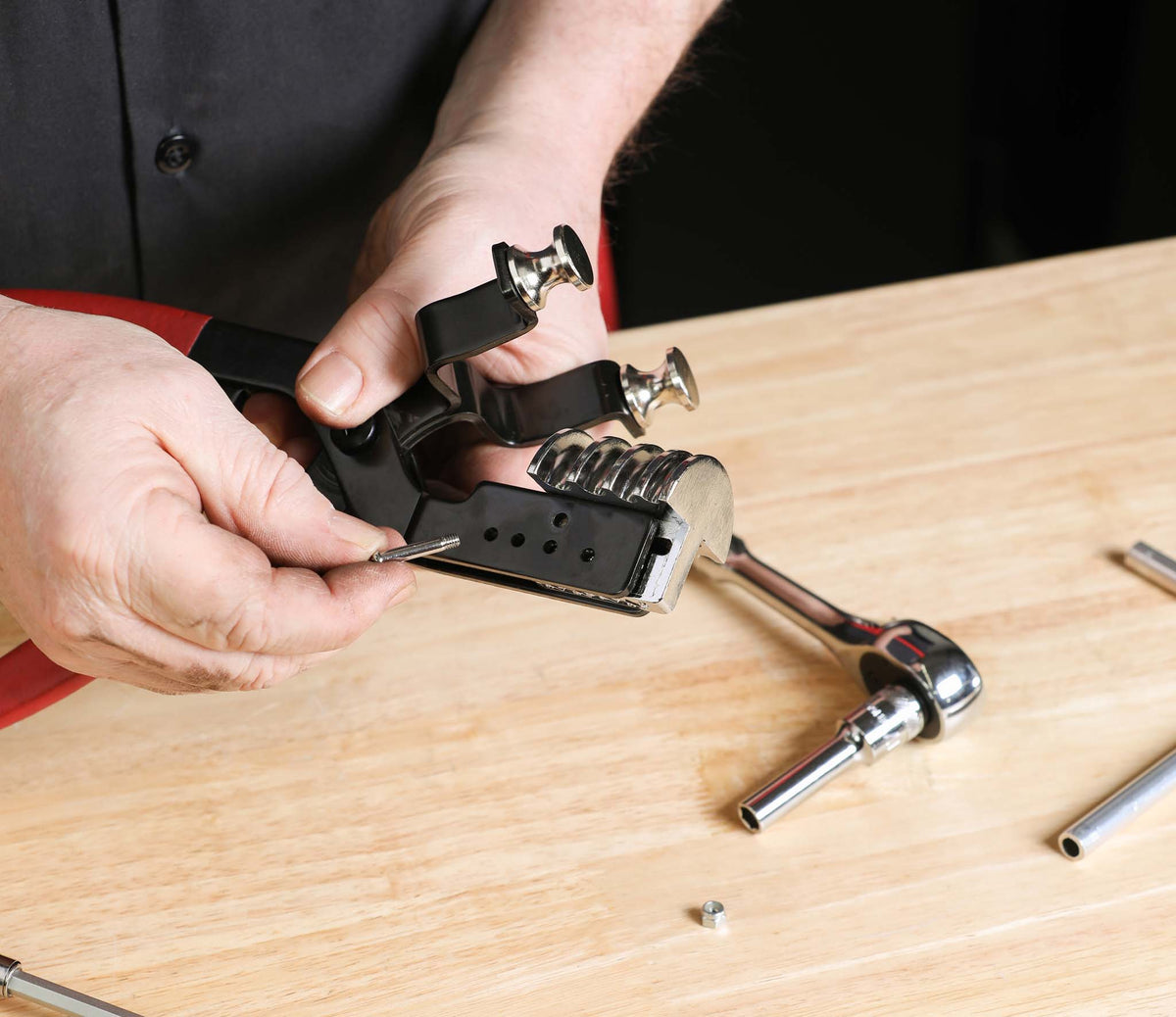 ARES 10023 - 4-in-1 Quick Change Tubing Bender Pliers