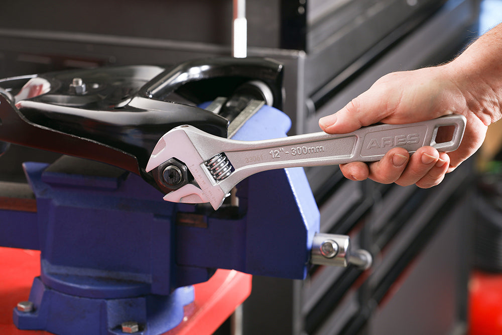 ARES 33061 – 12-Inch Adjustable Wrench