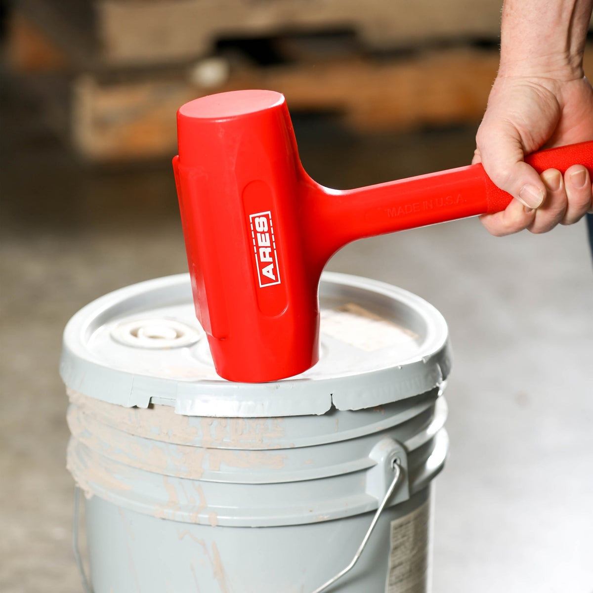 ARES 4131012 – 9.5-Pound Sledge Deadblow Hammer