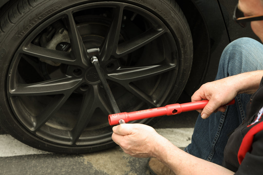 ARES 57000 - 26-Inch Universal Multi-Position Lug Wrench Set