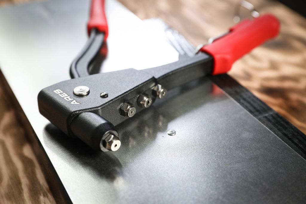 ARES 70017 - Rivet Gun With 60 Rivets